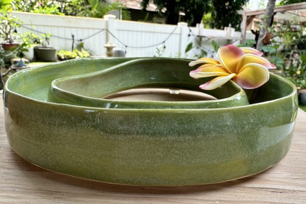 Large Green lei shaped vase - Image 2