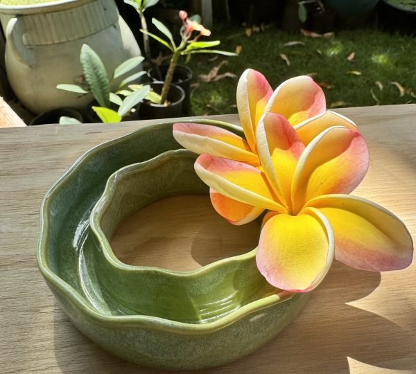 Small Green Wave Vase - Image 2