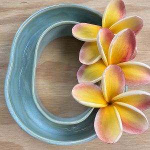 Medium soft Aqua Lei Vase