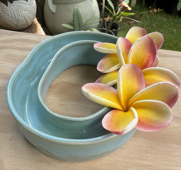 Medium soft Aqua Lei Vase - Image 2