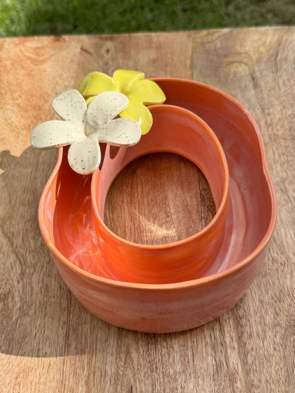 Medium Sun Rise Lei Vase - Image 2