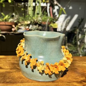 Medium Puakenikeni Lei Pot