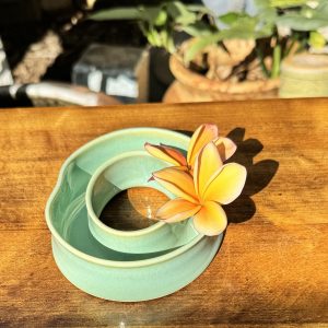 Small Sea Foam Lei Vase